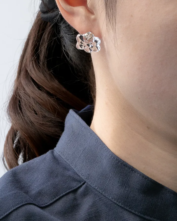 ピアス リンゴ2